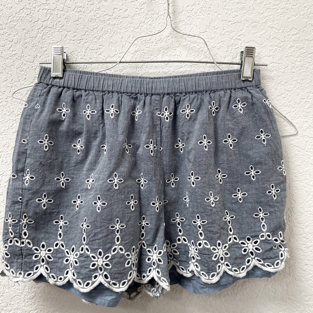 Boden eyelet trim shorts